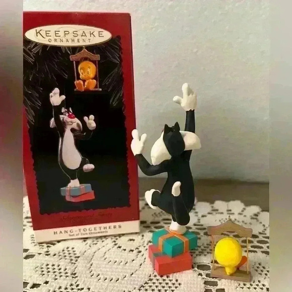 Hallmark Keepsake NEW 1995 Christmas Ornament “Sylvester & Tweety” Looney Tunes - Picture 3 of 6